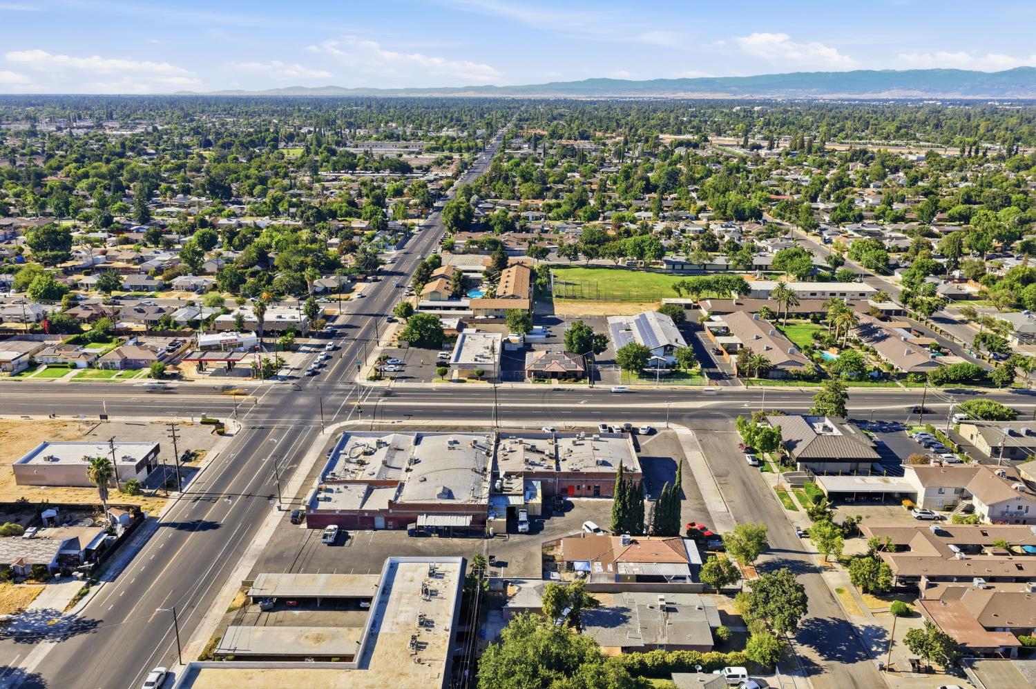 413 W Shields Ave, Fresno, CA 93705