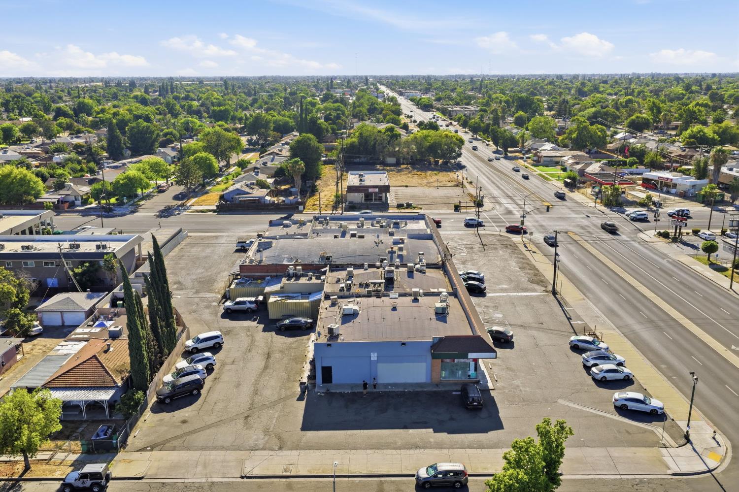 413 W Shields Ave, Fresno, CA 93705