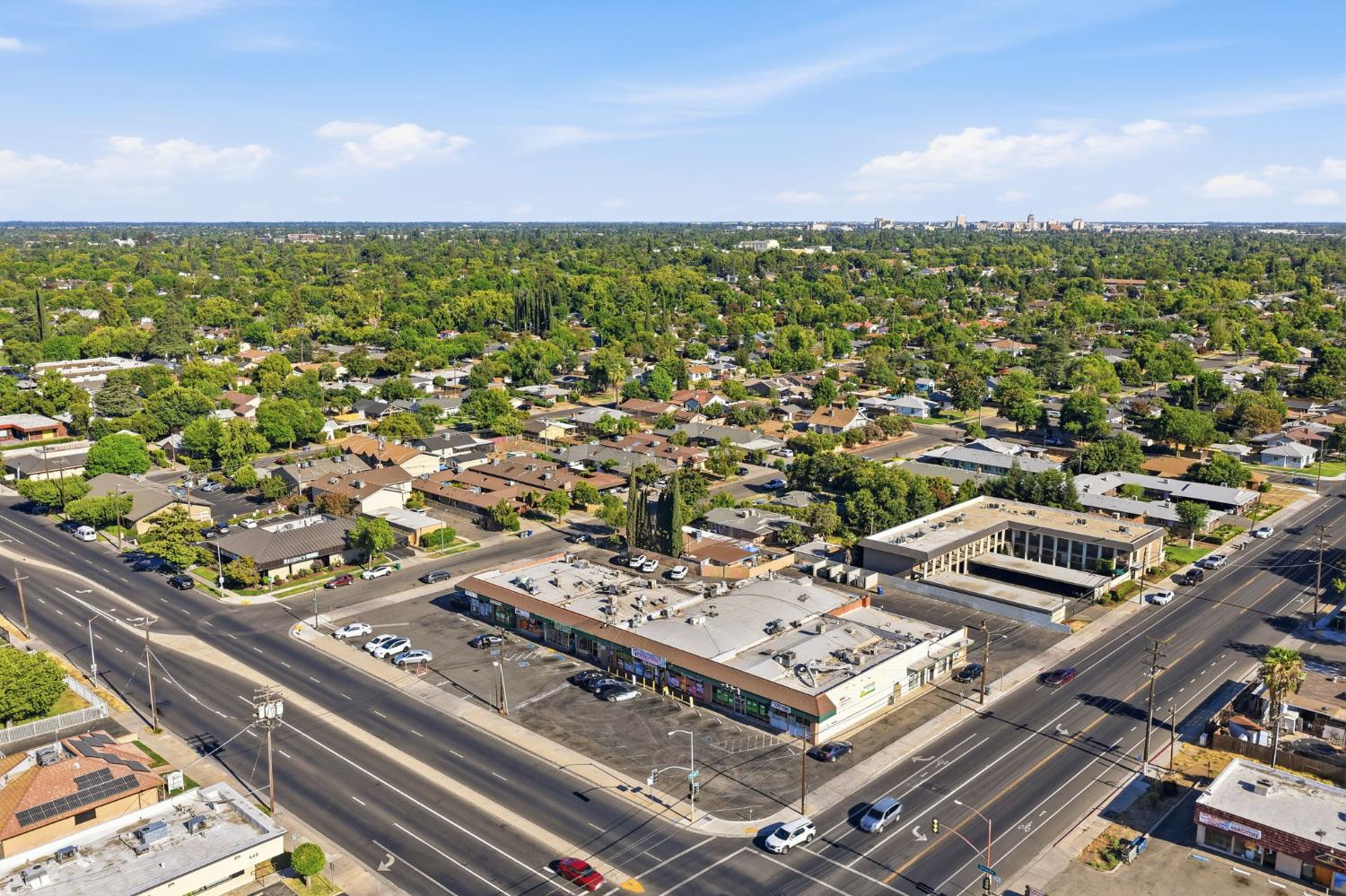 413 W Shields Ave, Fresno, CA 93705