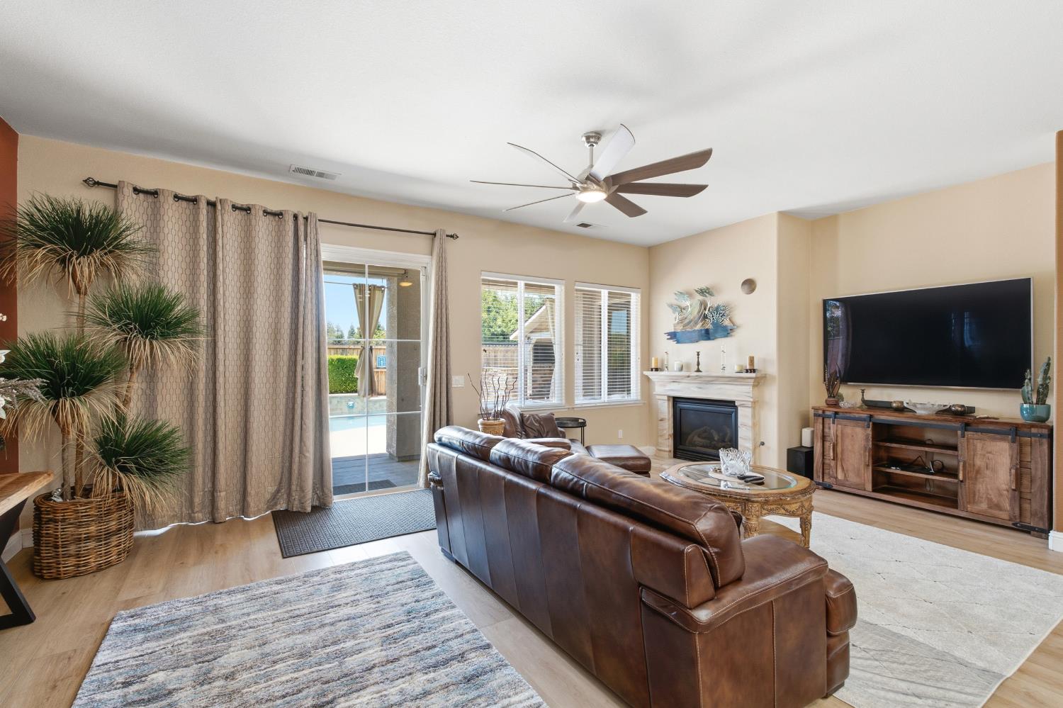 1670 N Filbert Ave, Clovis, CA 93619
