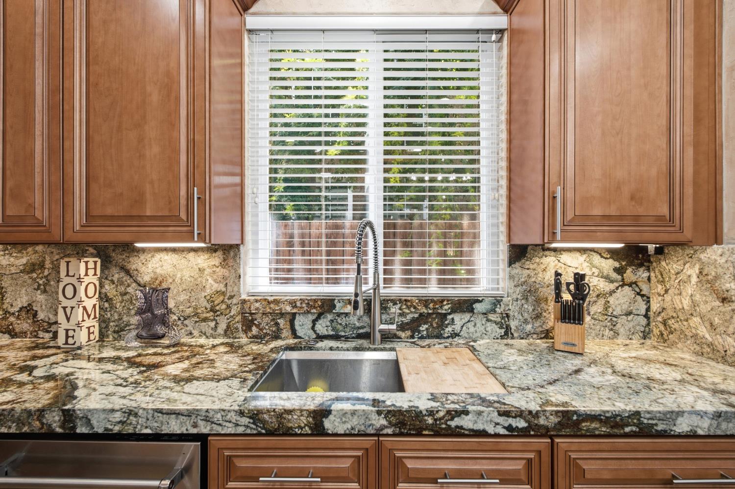 1670 N Filbert Ave, Clovis, CA 93619