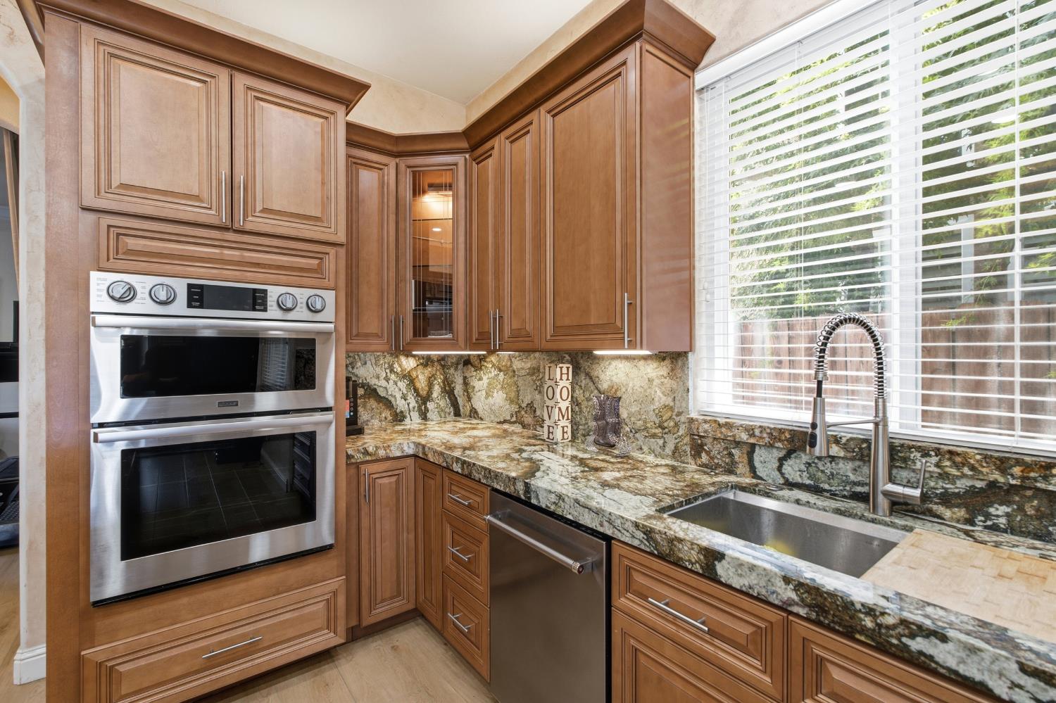 1670 N Filbert Ave, Clovis, CA 93619