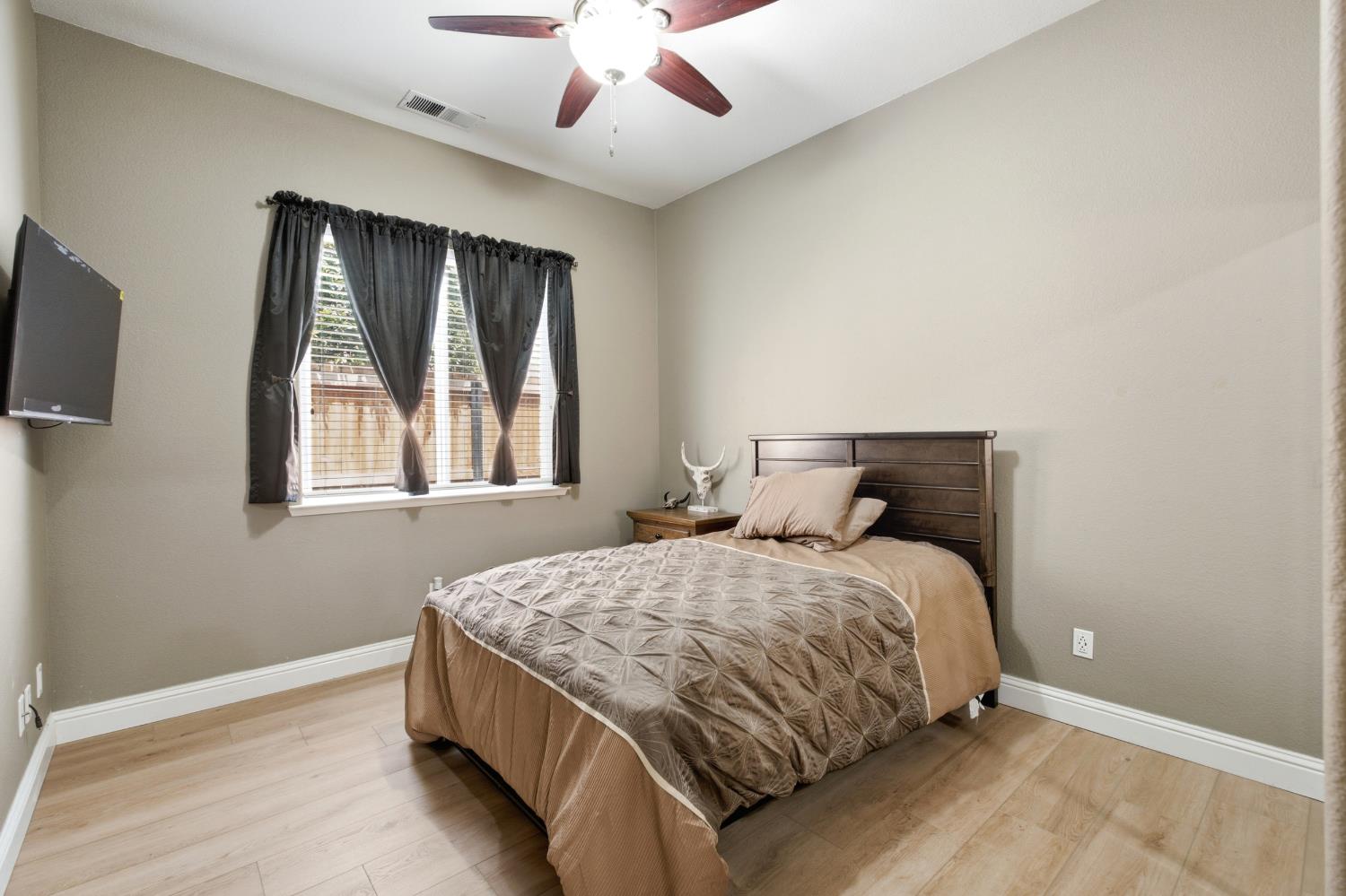 1670 N Filbert Ave, Clovis, CA 93619