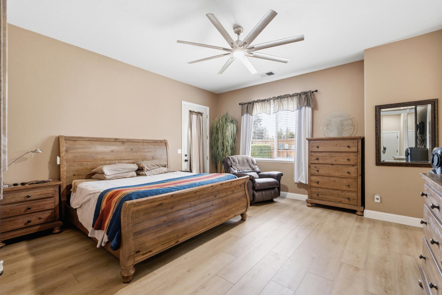 1670 N Filbert Ave, Clovis, CA 93619