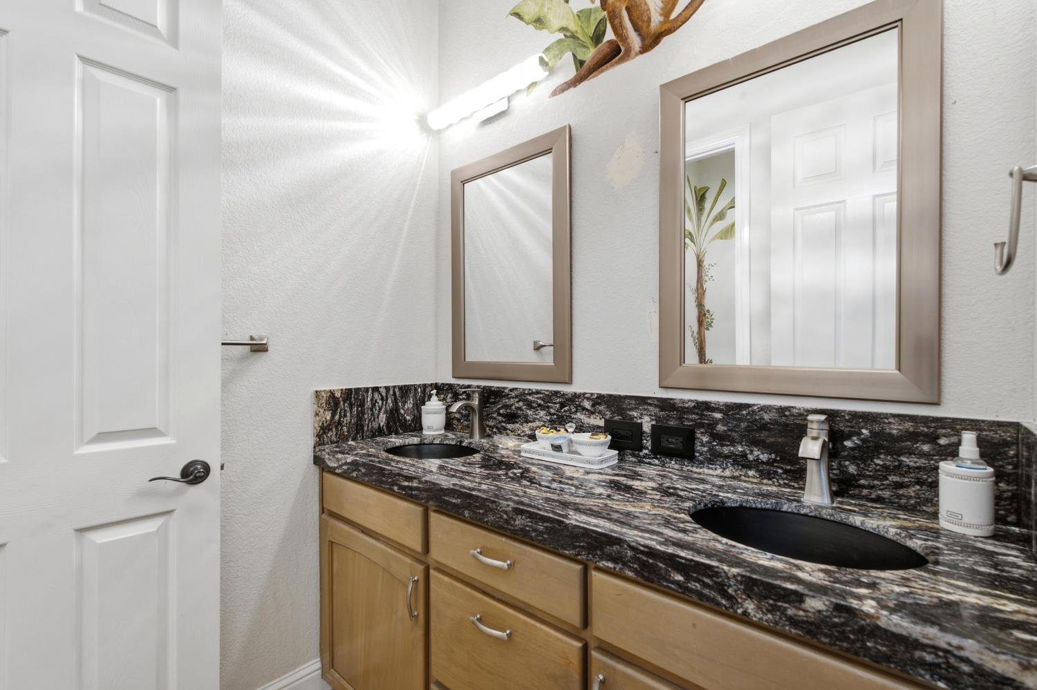 1670 N Filbert Ave, Clovis, CA 93619