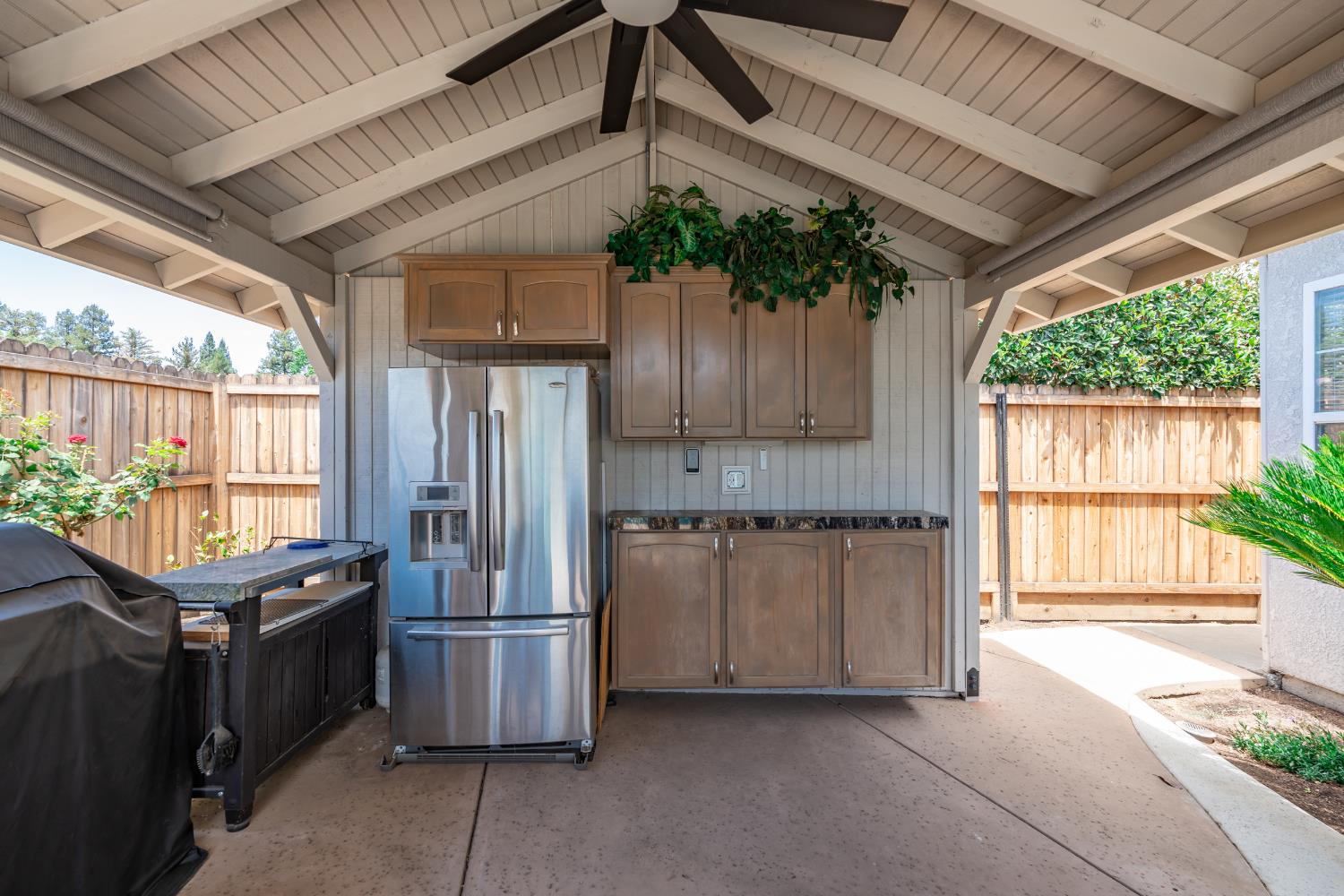 1670 N Filbert Ave, Clovis, CA 93619