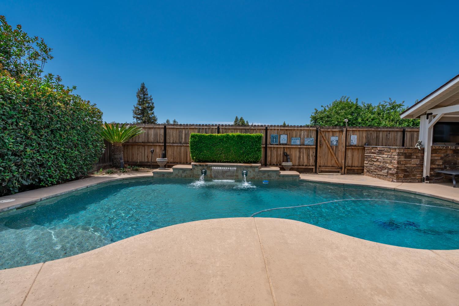 1670 N Filbert Ave, Clovis, CA 93619