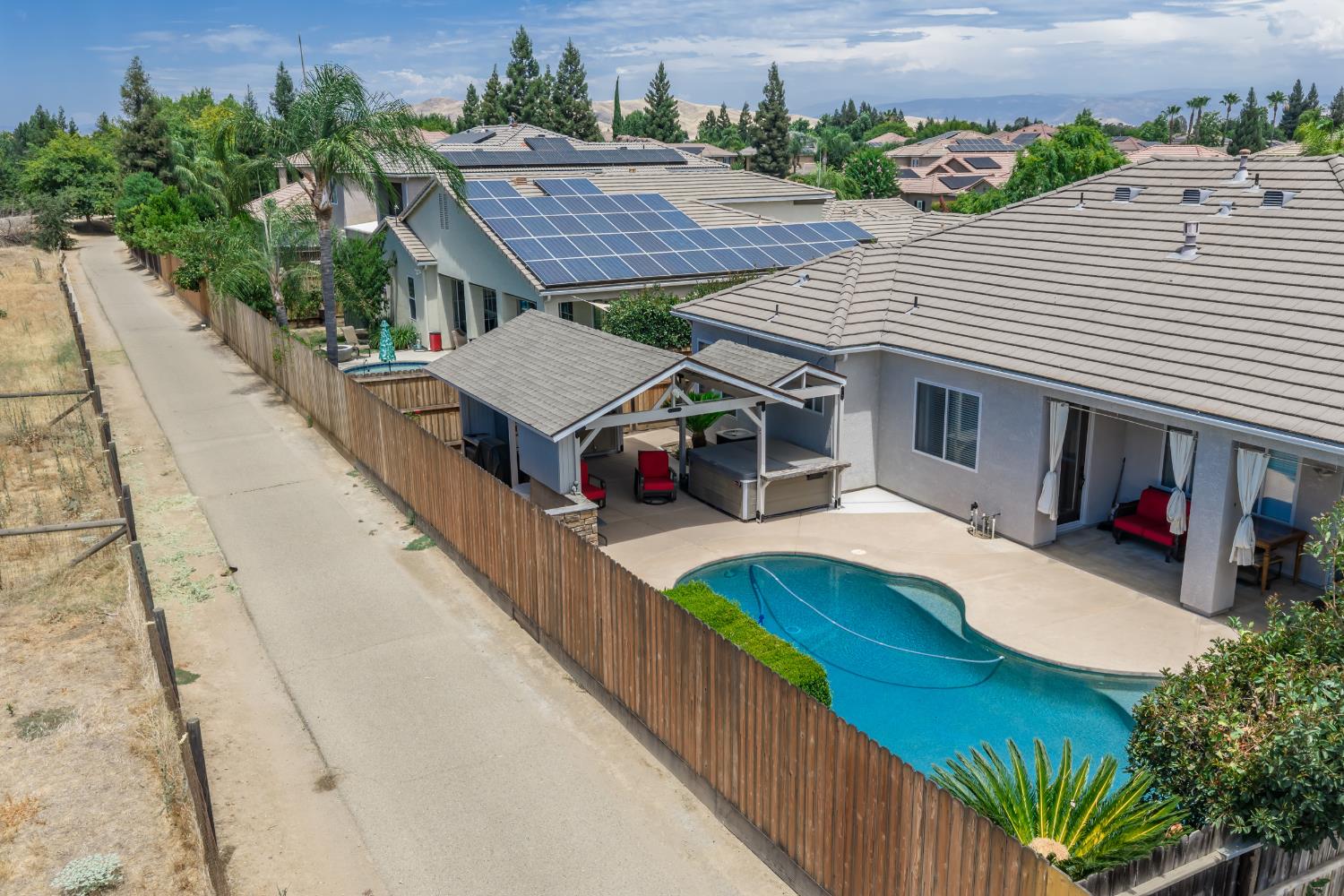 1670 N Filbert Ave, Clovis, CA 93619