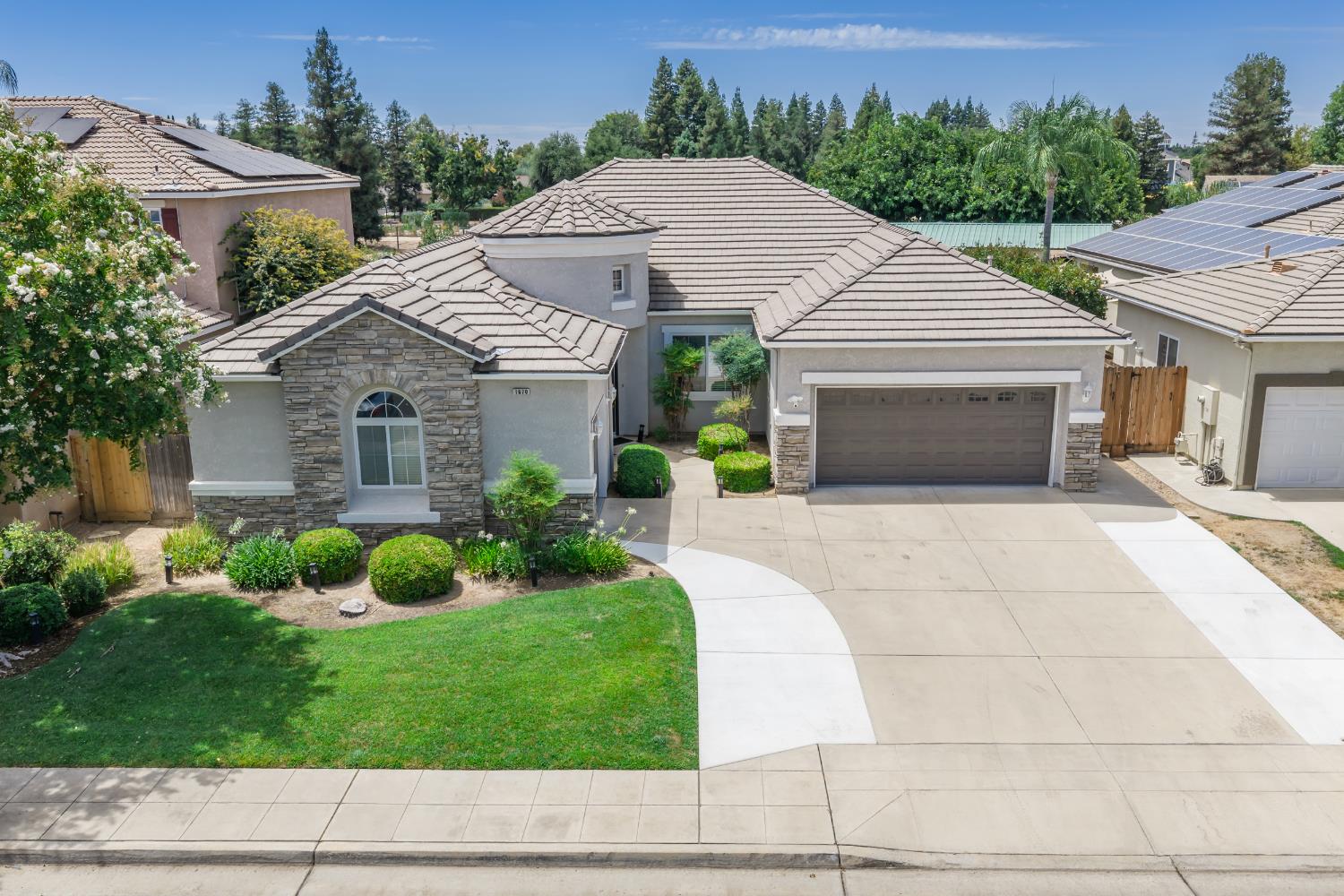 1670 N Filbert Ave, Clovis, CA 93619