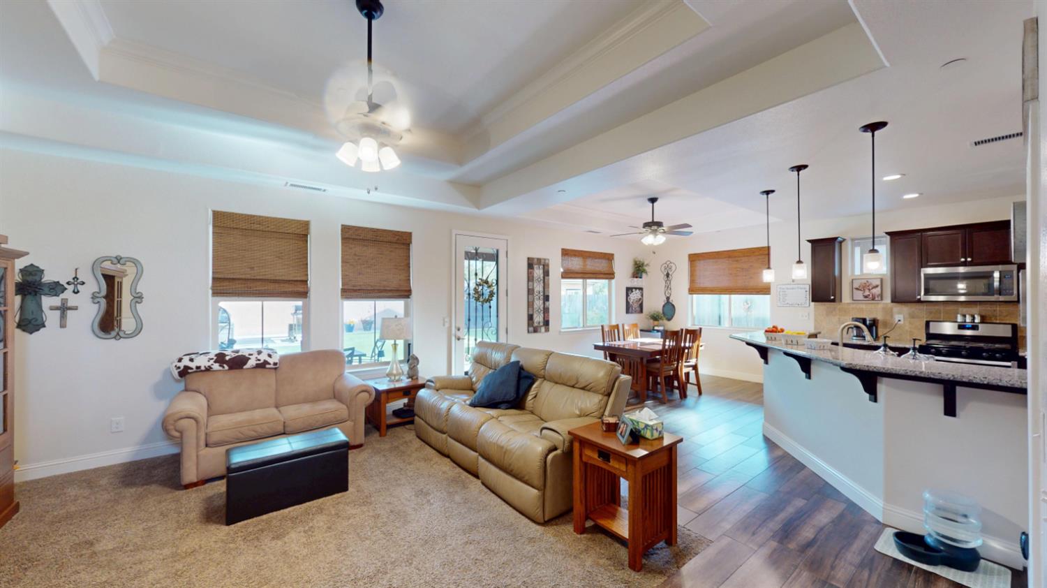 16149 W Ashli Ave, Kerman, CA 93630