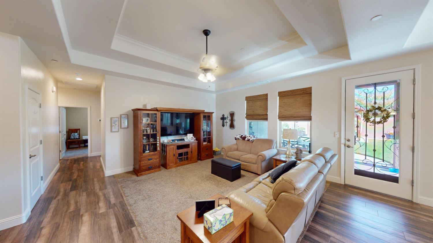16149 W Ashli Ave, Kerman, CA 93630