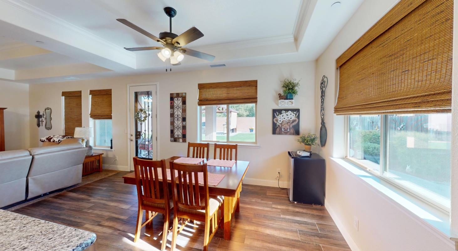 16149 W Ashli Ave, Kerman, CA 93630