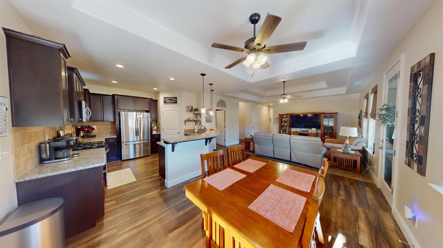 16149 W Ashli Ave, Kerman, CA 93630
