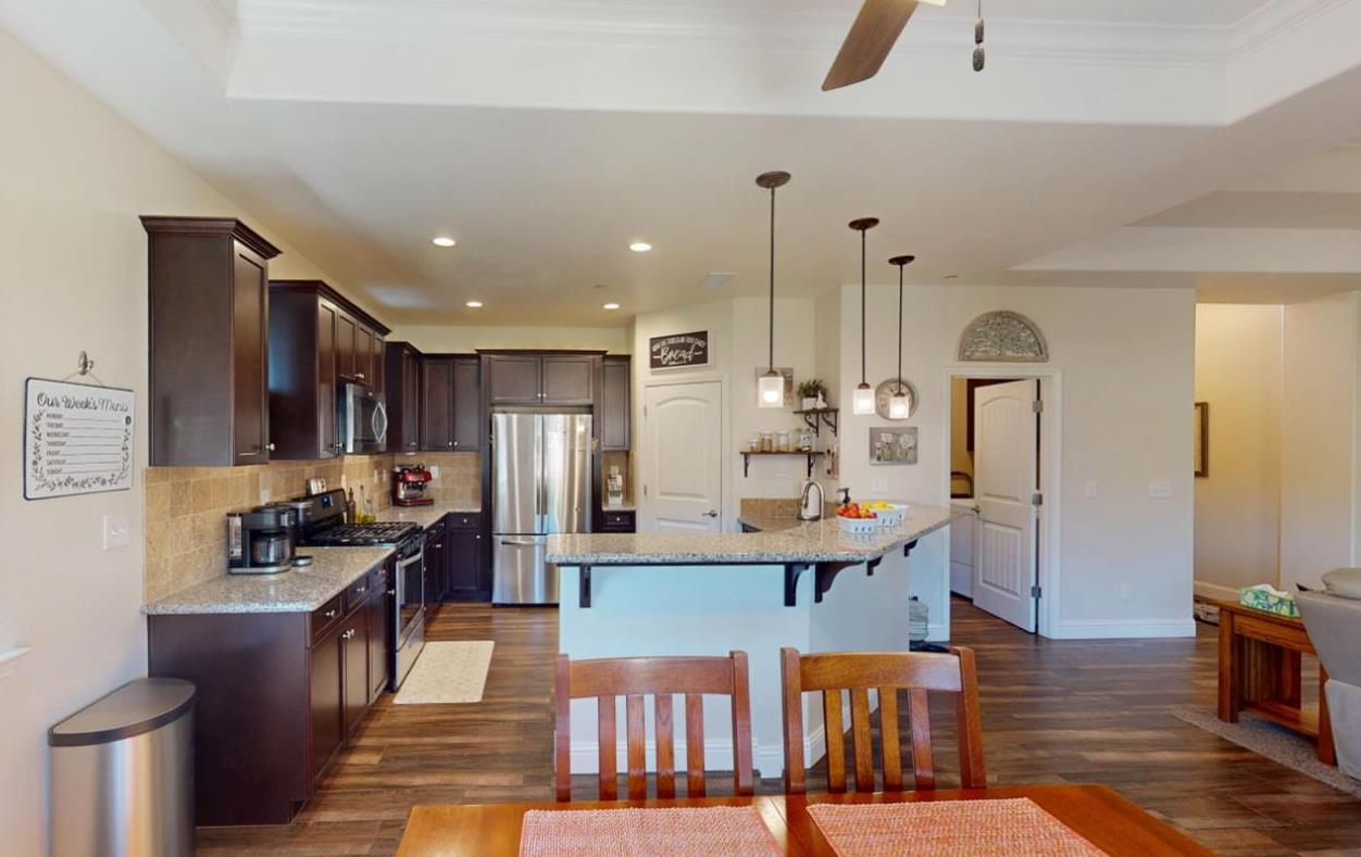 16149 W Ashli Ave, Kerman, CA 93630