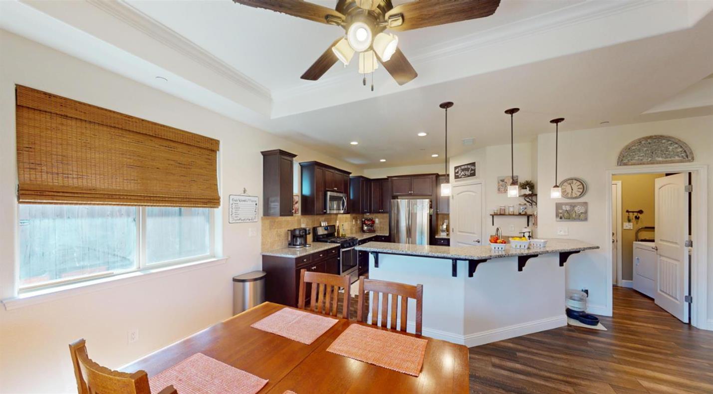 16149 W Ashli Ave, Kerman, CA 93630