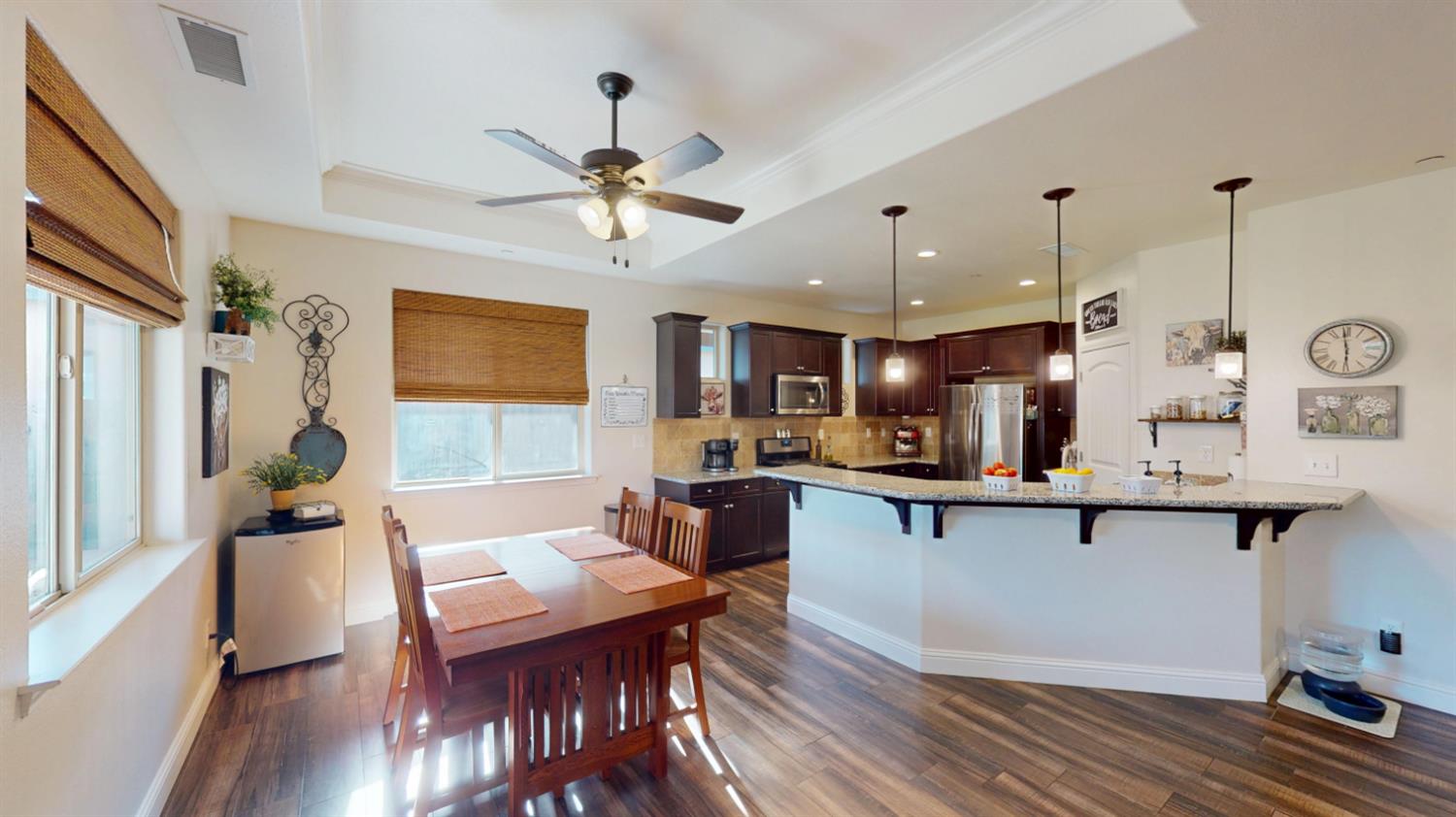 16149 W Ashli Ave, Kerman, CA 93630