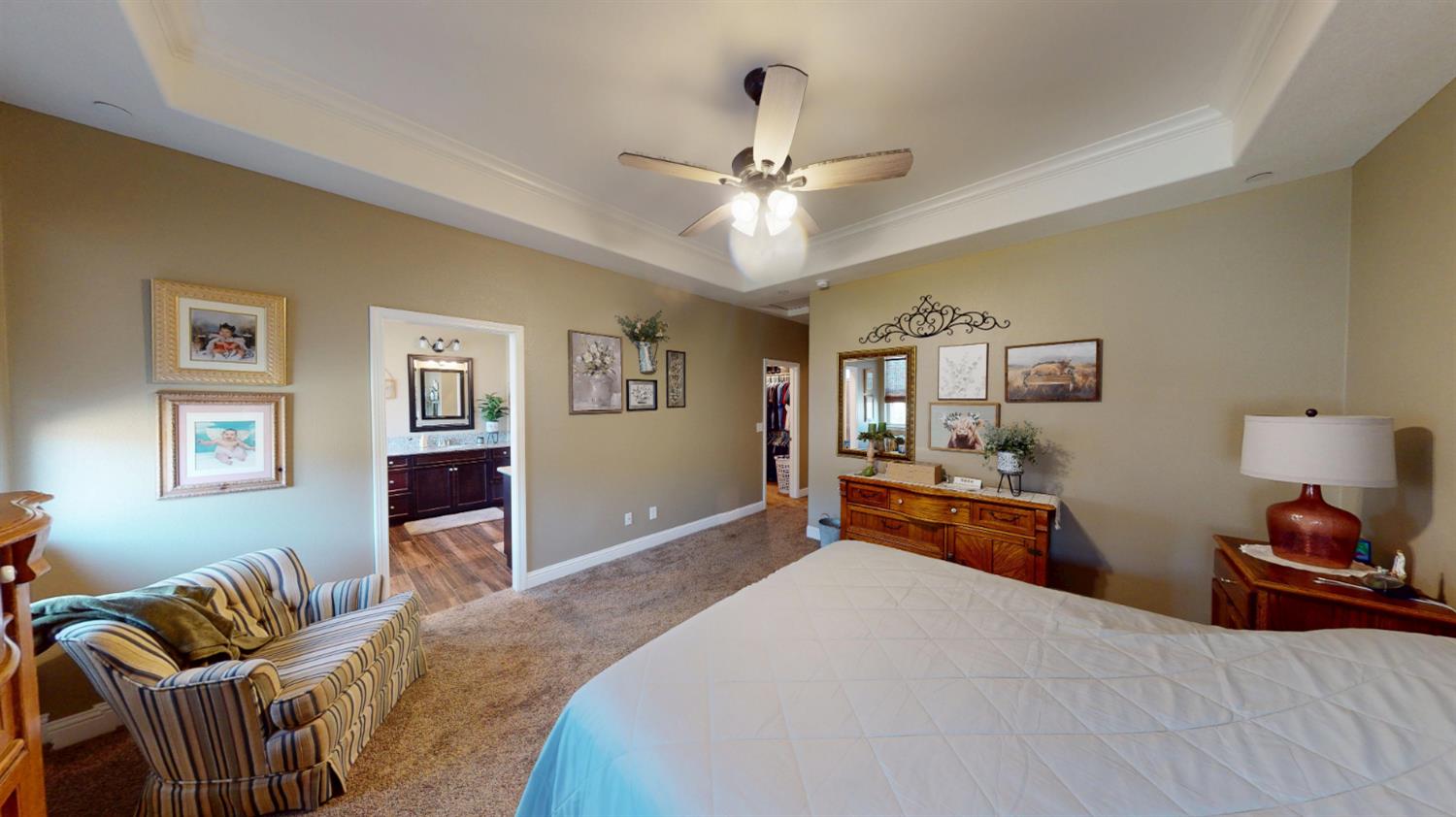 16149 W Ashli Ave, Kerman, CA 93630
