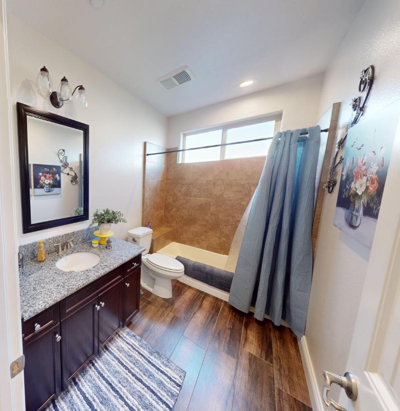 16149 W Ashli Ave, Kerman, CA 93630