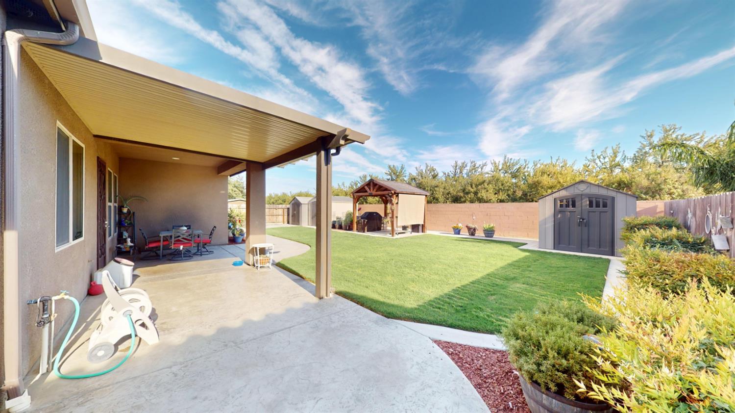 16149 W Ashli Ave, Kerman, CA 93630