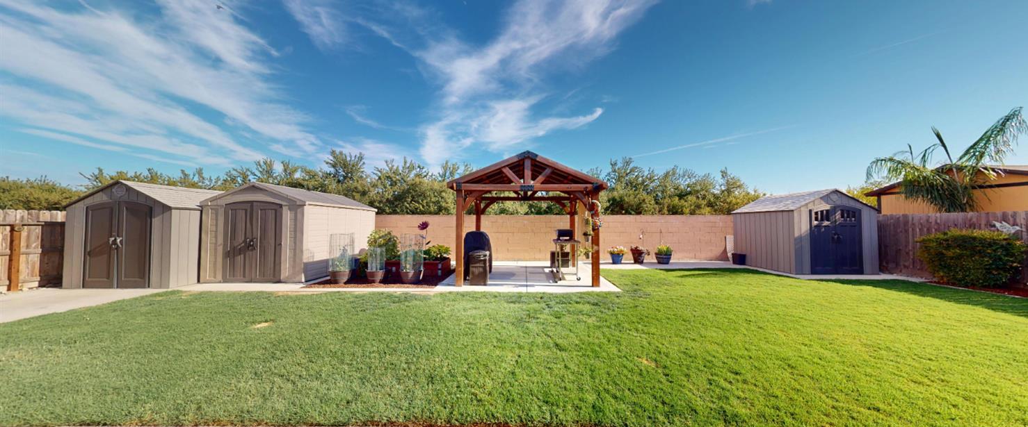 16149 W Ashli Ave, Kerman, CA 93630