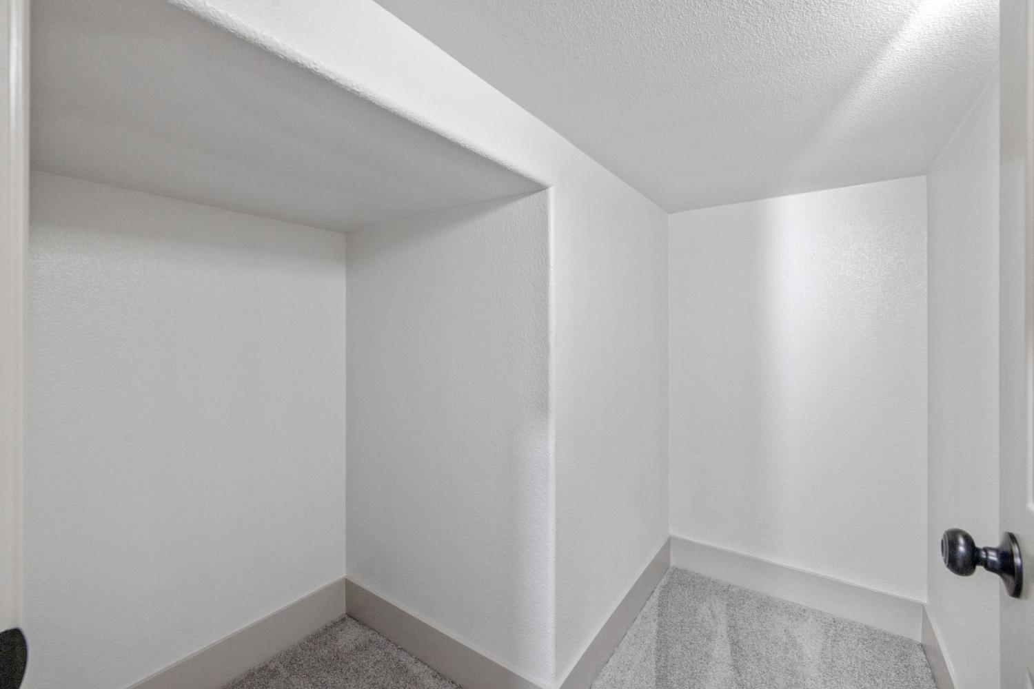 938 Ruby Way, Livingston, CA 95334