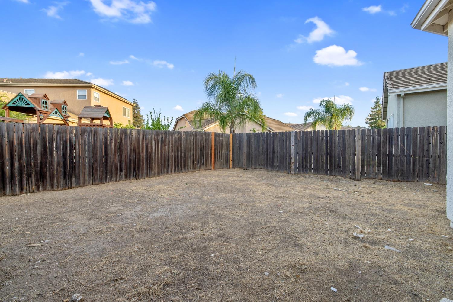 938 Ruby Way, Livingston, CA 95334