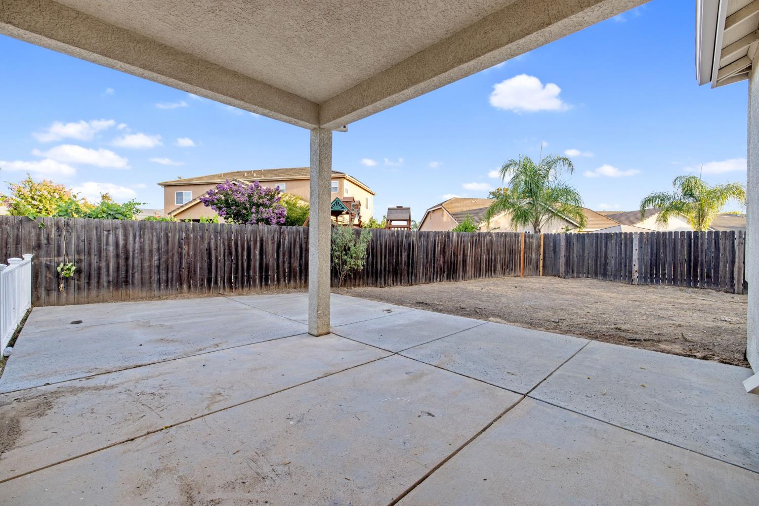 938 Ruby Way, Livingston, CA 95334