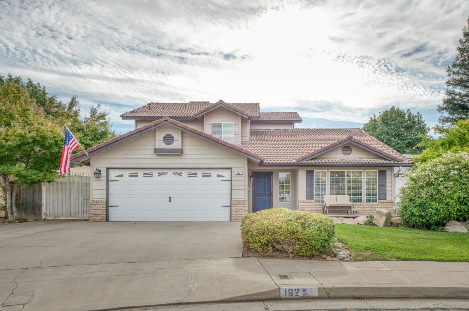 162 N Amber Ave, Clovis, CA 93611
