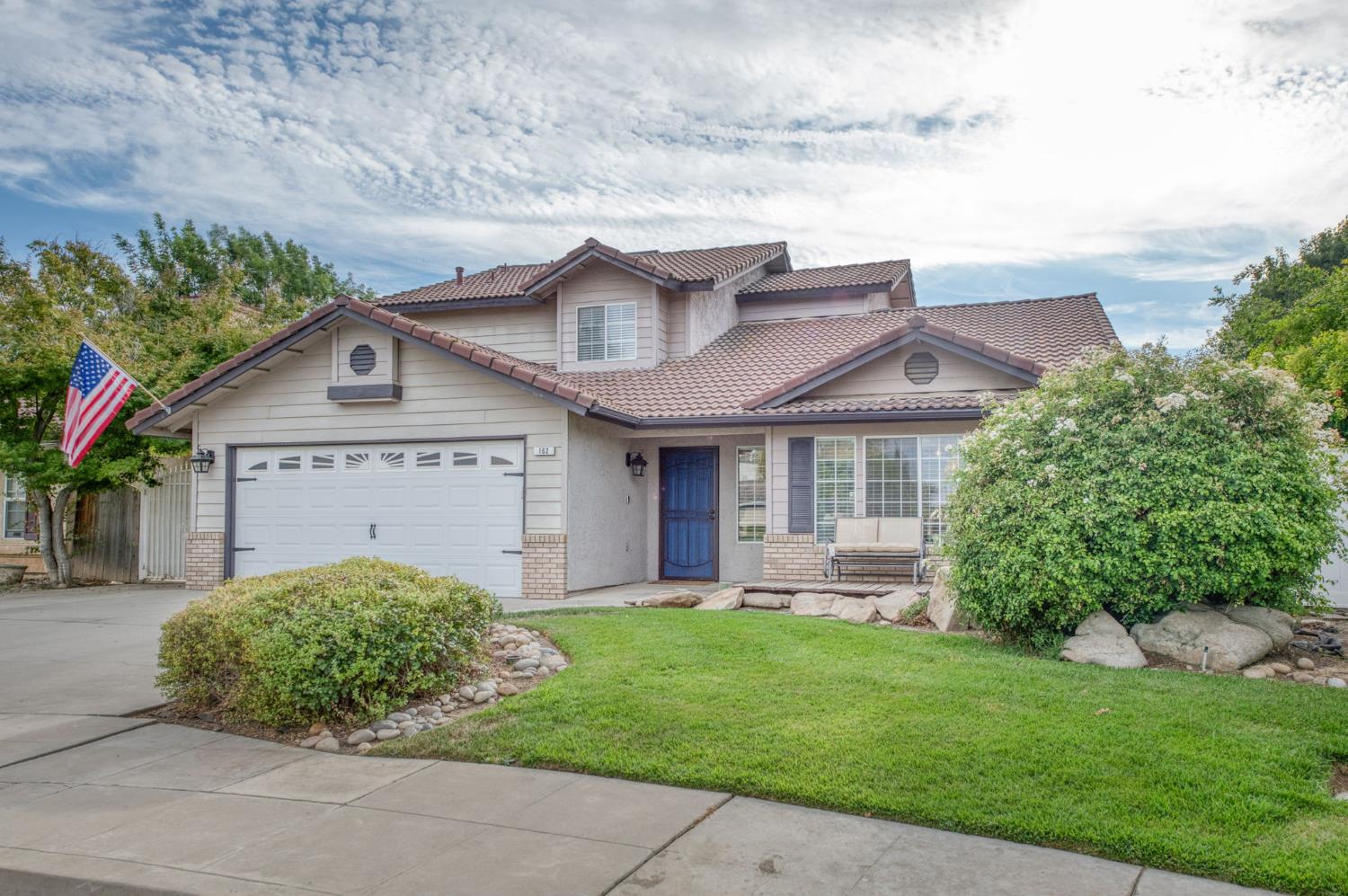 162 N Amber Ave, Clovis, CA 93611