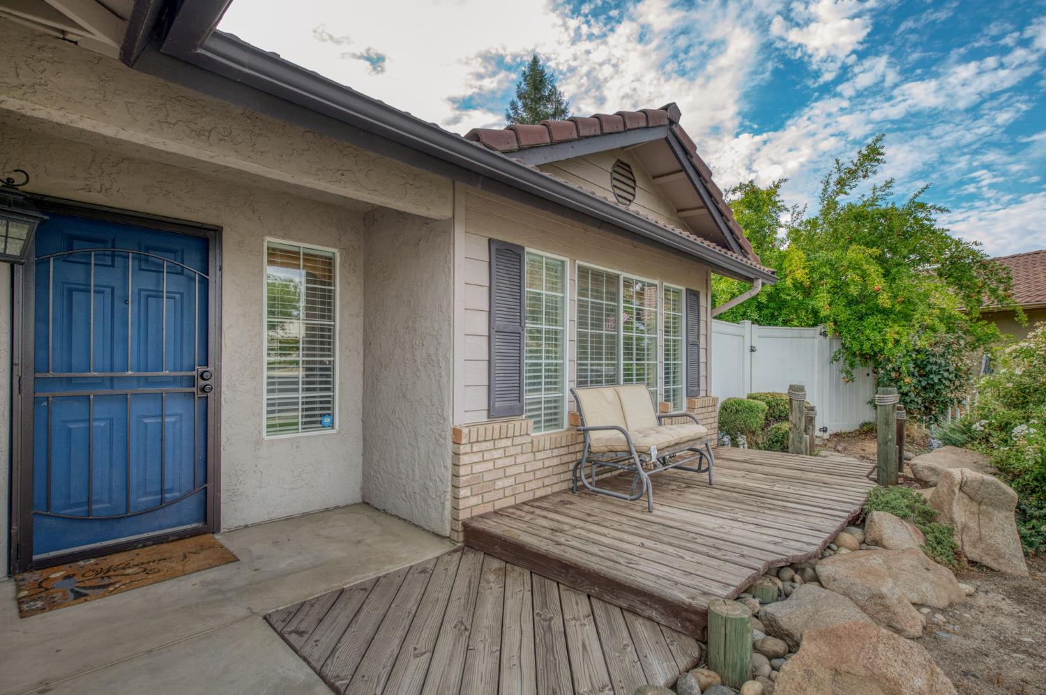 162 N Amber Ave, Clovis, CA 93611