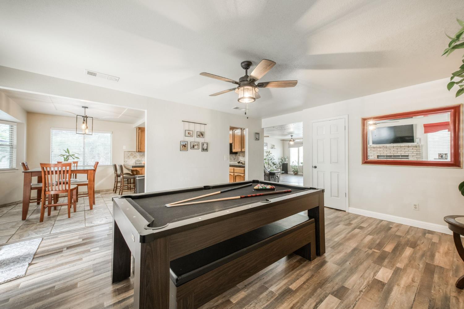 162 N Amber Ave, Clovis, CA 93611
