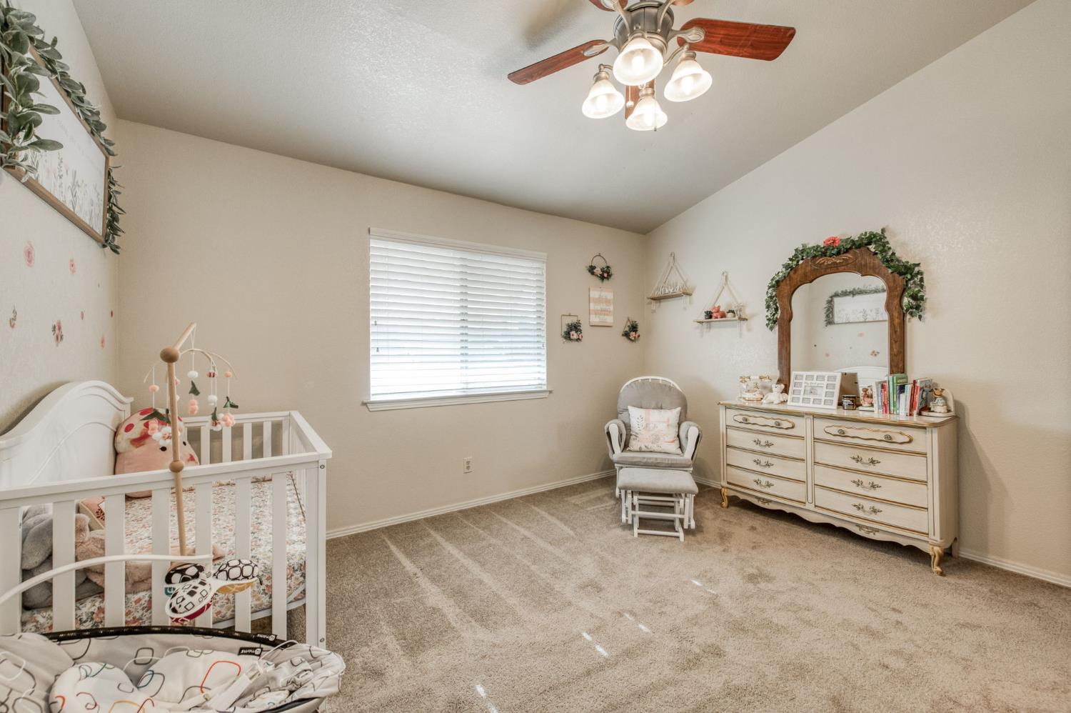 162 N Amber Ave, Clovis, CA 93611