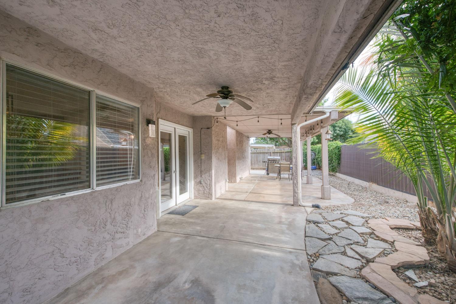 162 N Amber Ave, Clovis, CA 93611