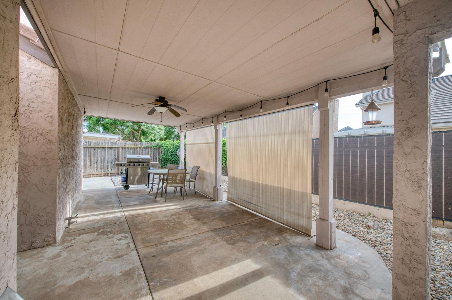 162 N Amber Ave, Clovis, CA 93611
