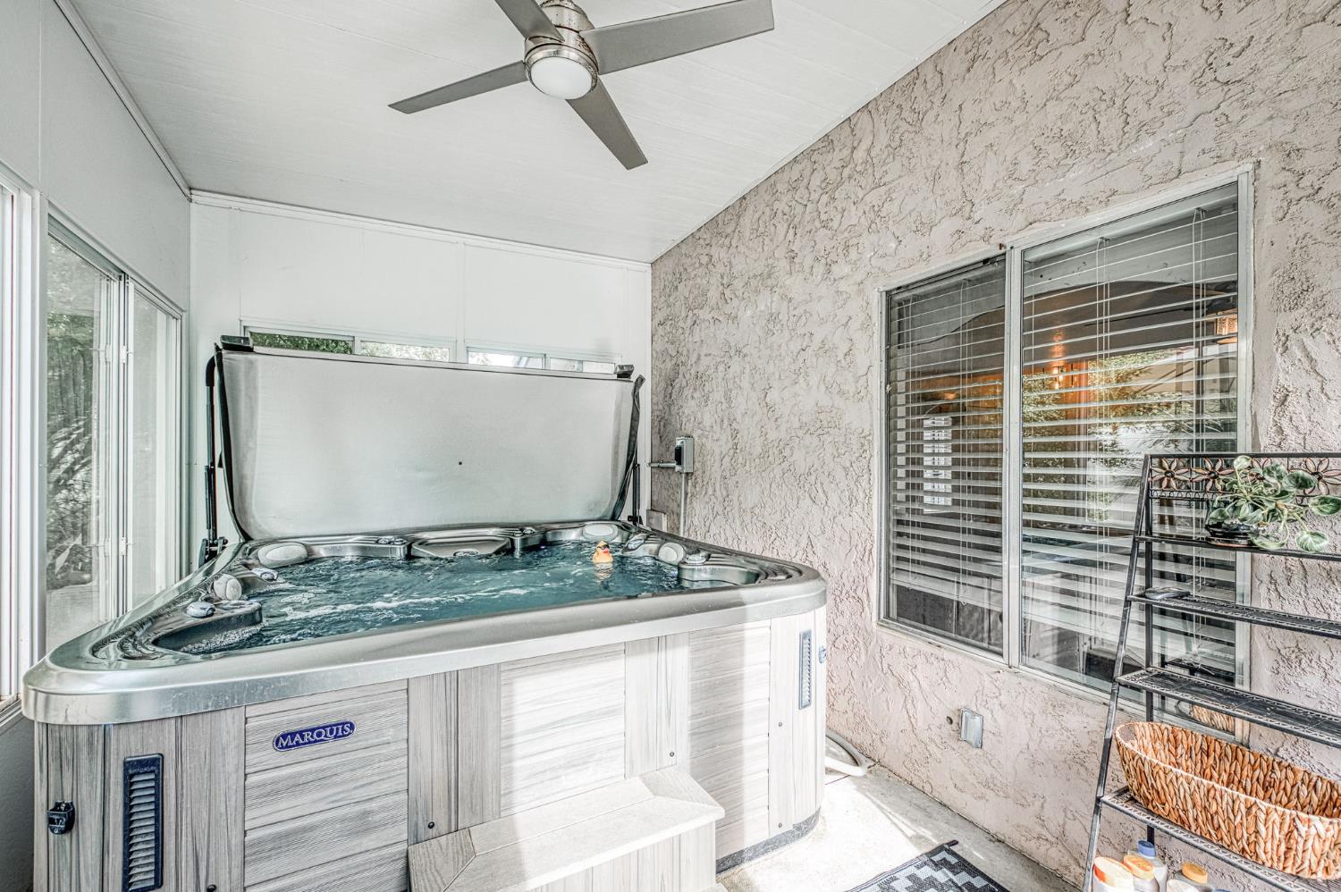 162 N Amber Ave, Clovis, CA 93611