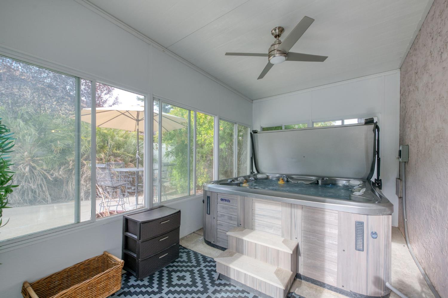 162 N Amber Ave, Clovis, CA 93611