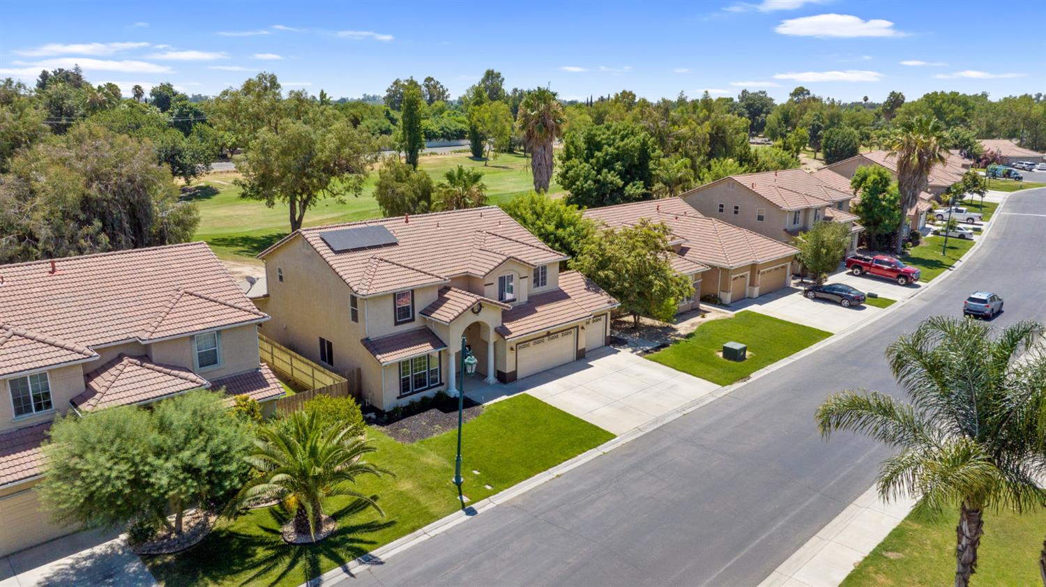 1114 Paradise Dr, Lemoore, CA 93245