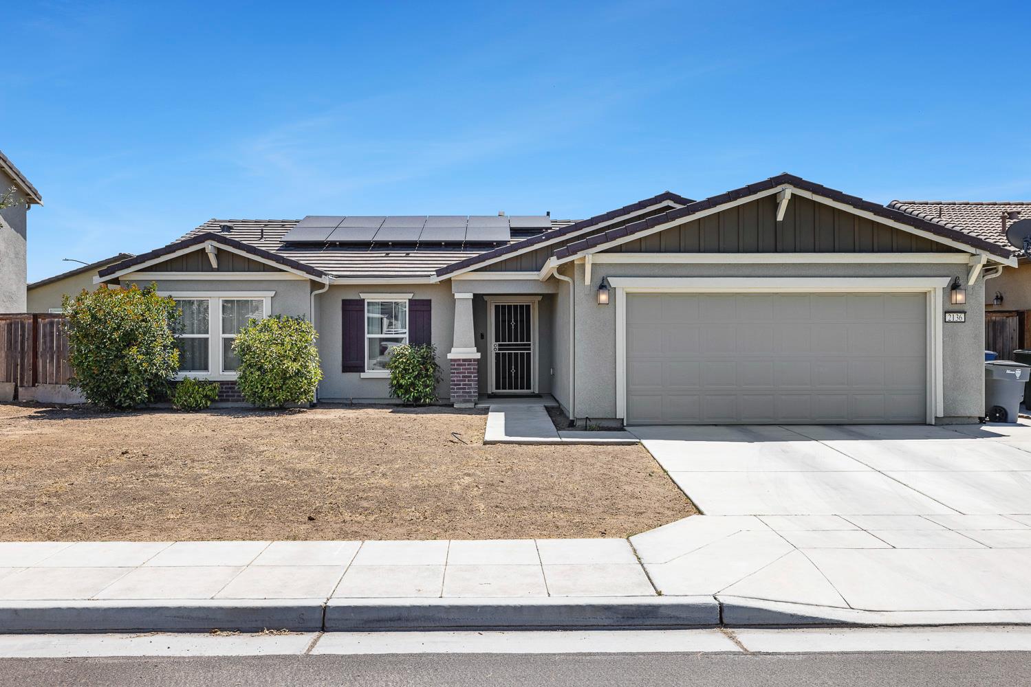 2136 N Redda Rd, Fresno, CA 93737