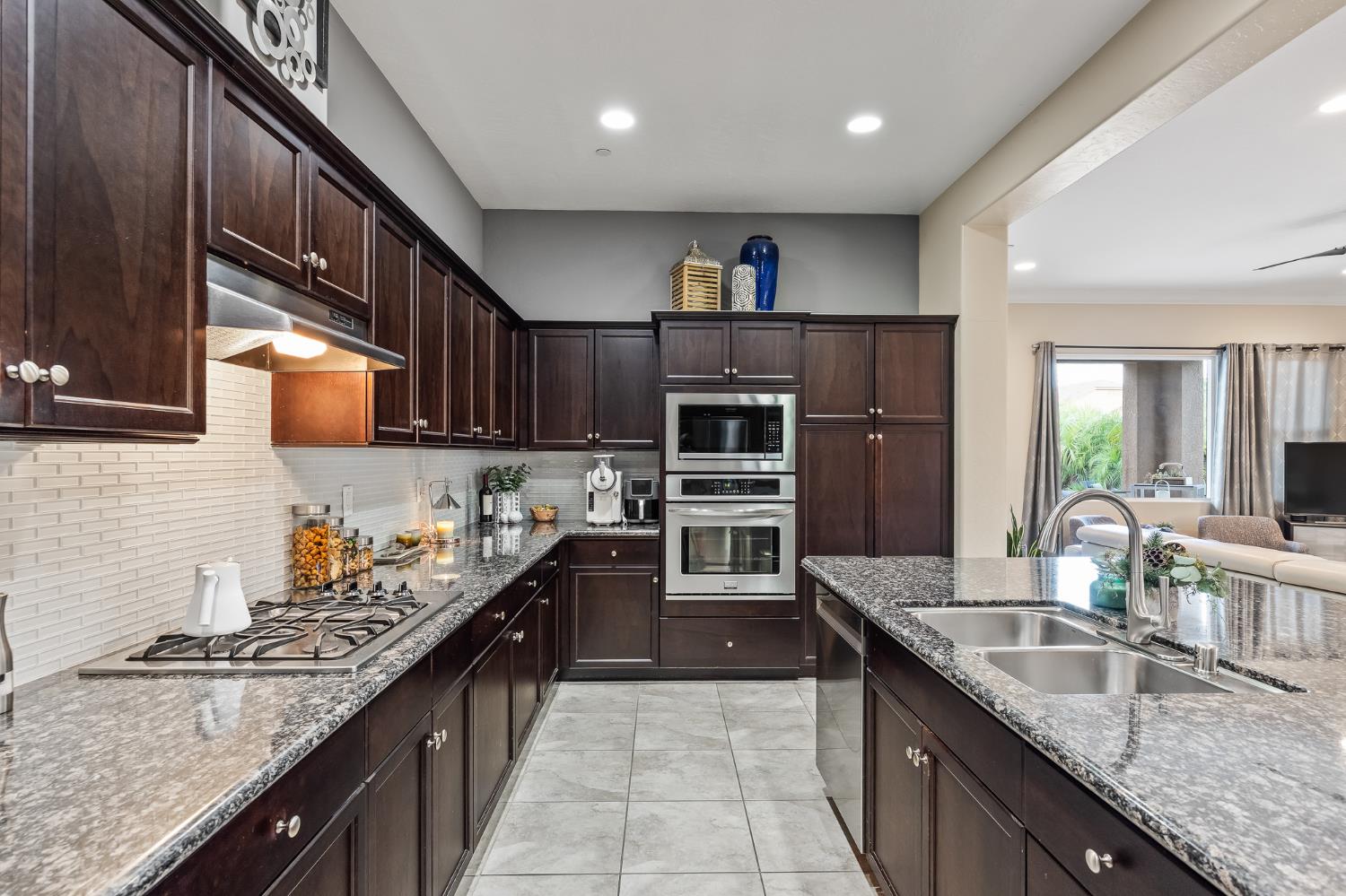 10686 N Whitney Ave, Fresno, CA 93730