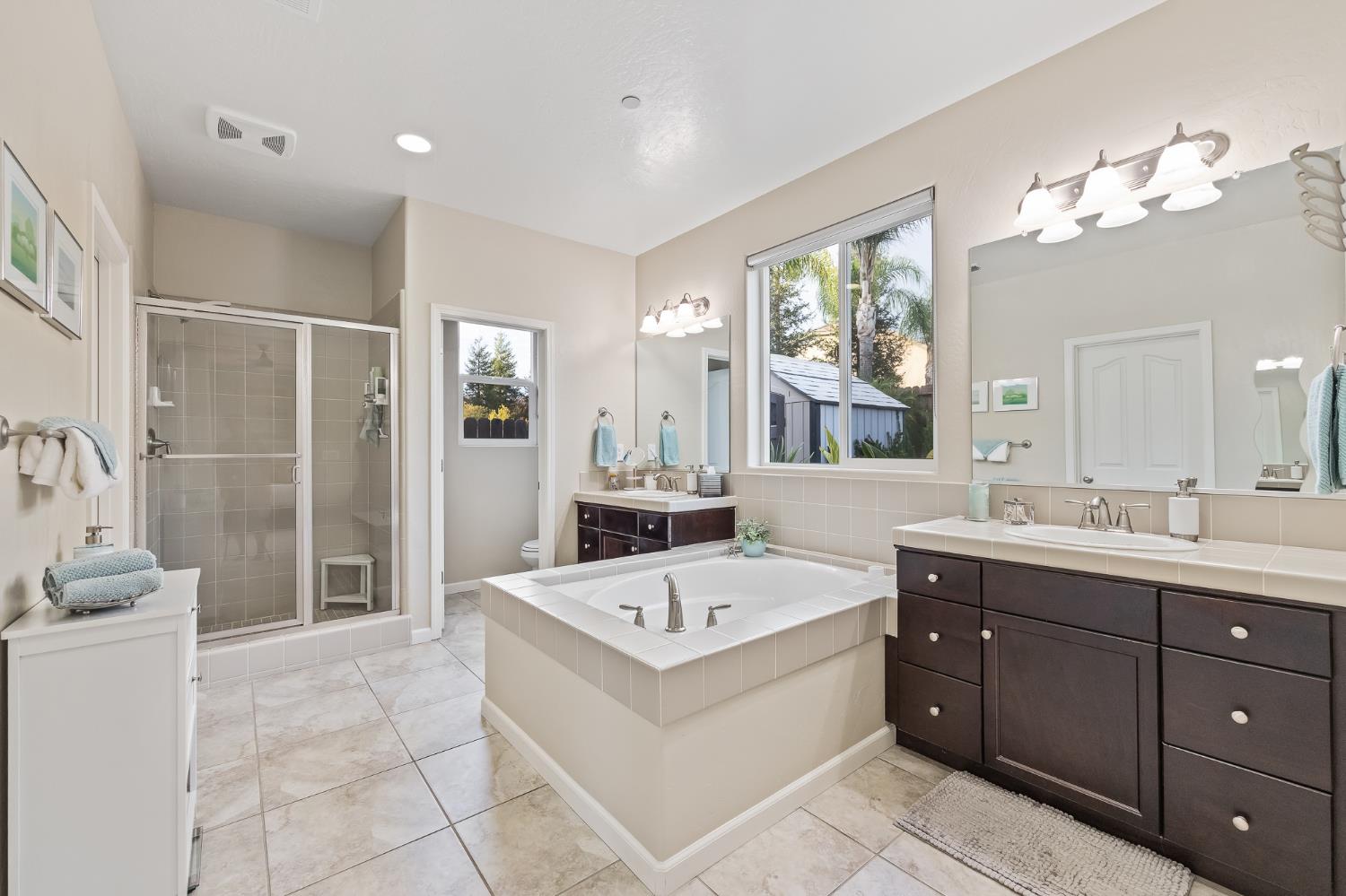 10686 N Whitney Ave, Fresno, CA 93730