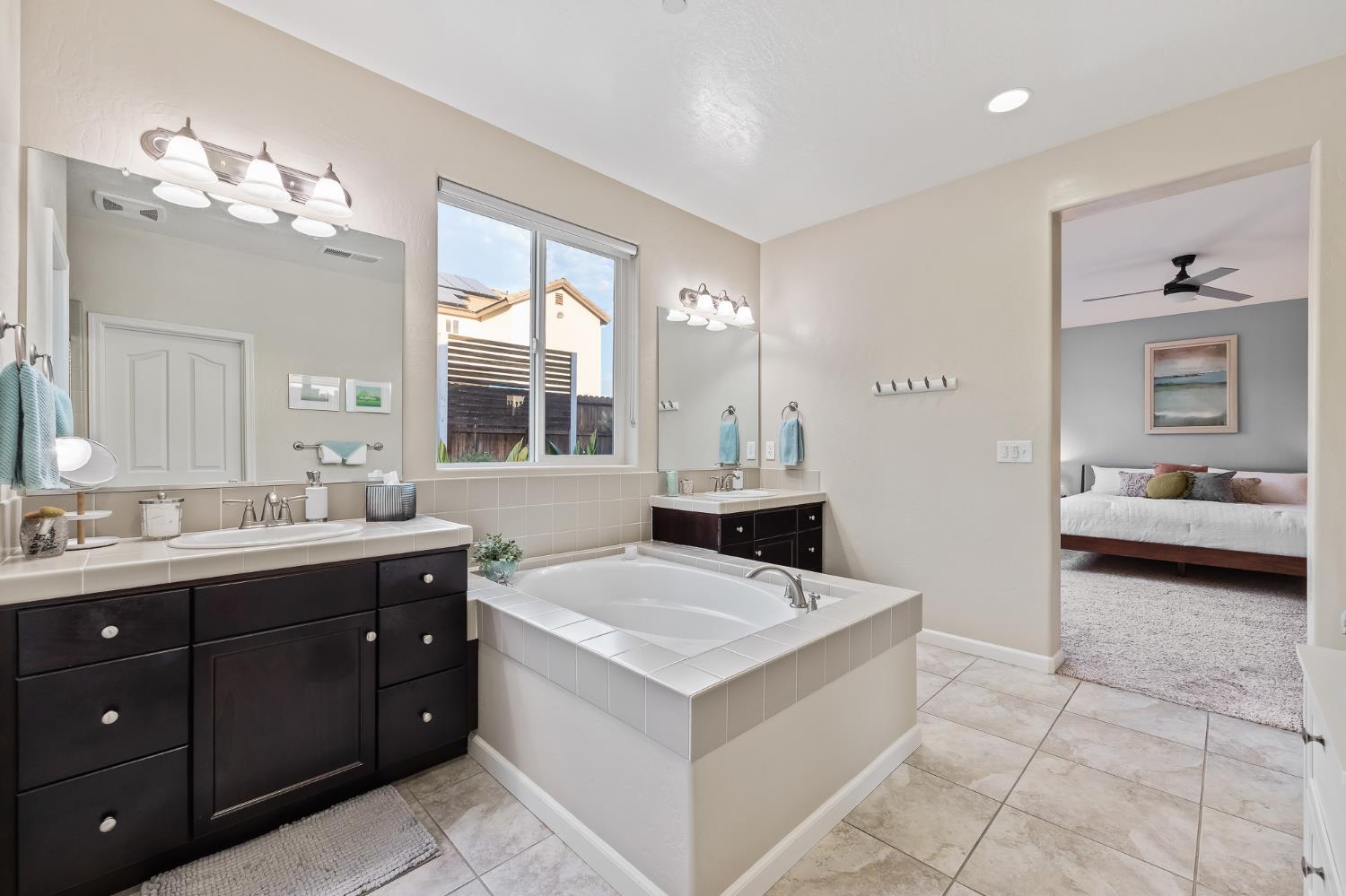 10686 N Whitney Ave, Fresno, CA 93730