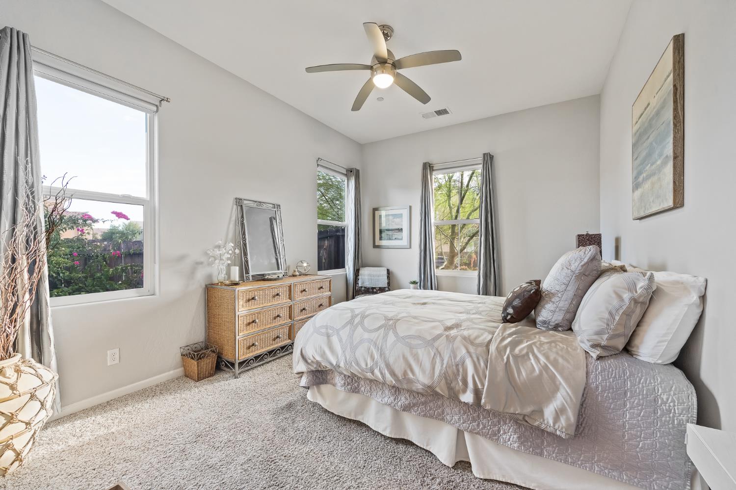 10686 N Whitney Ave, Fresno, CA 93730