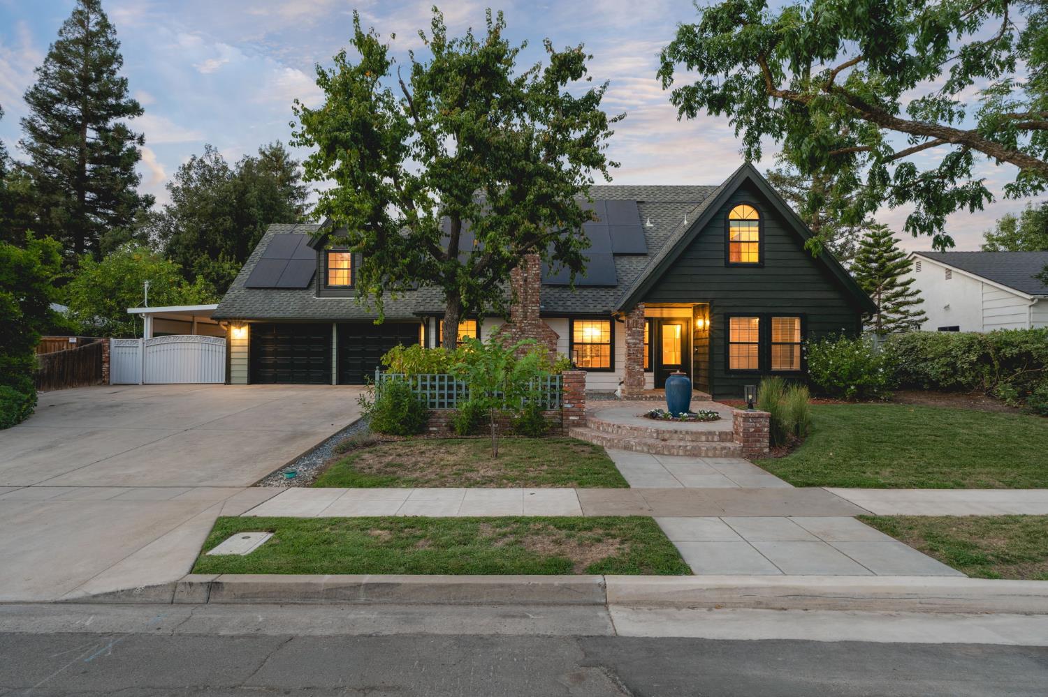 578 E Everglade Ave, Fresno, CA 93720