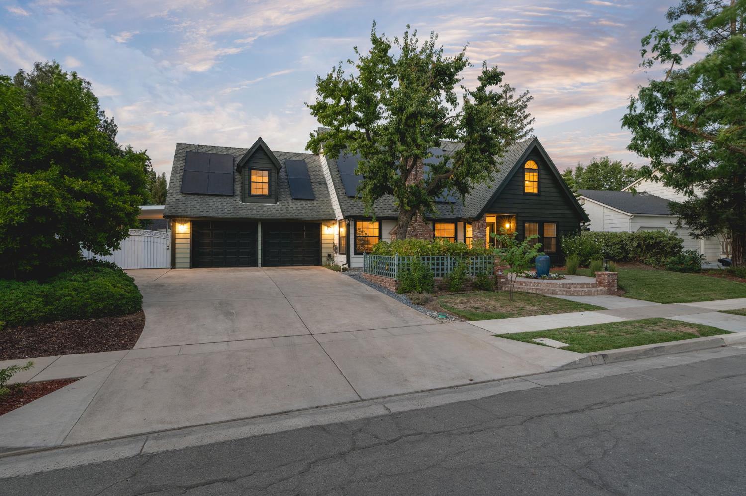 578 E Everglade Ave, Fresno, CA 93720
