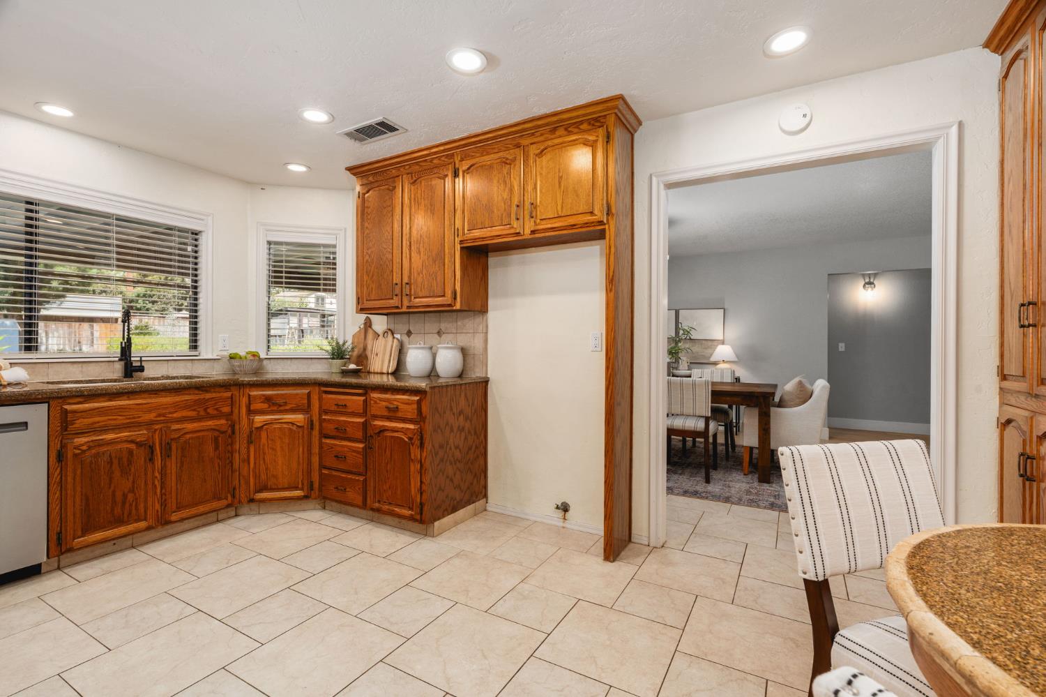 578 E Everglade Ave, Fresno, CA 93720