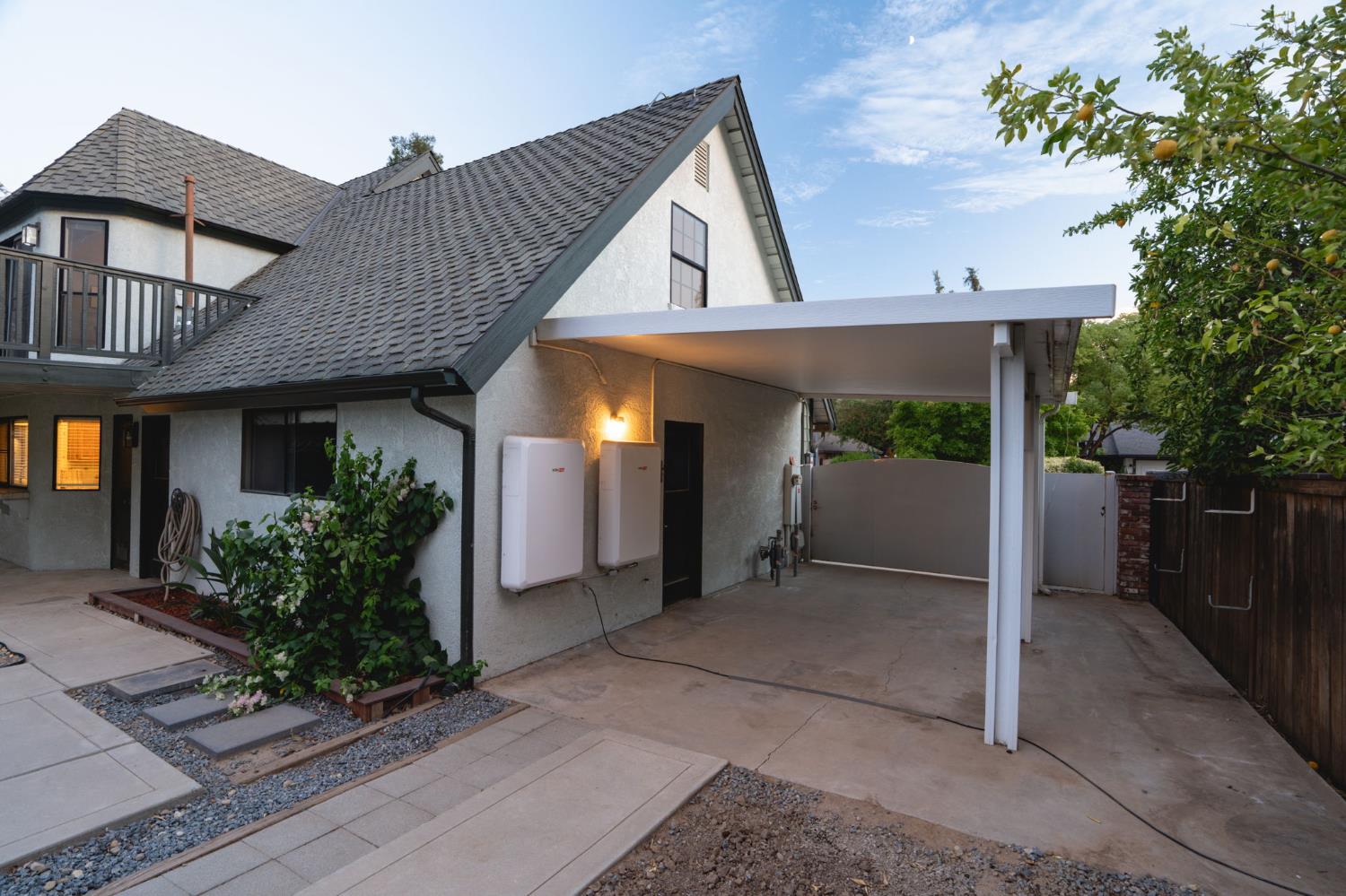 578 E Everglade Ave, Fresno, CA 93720