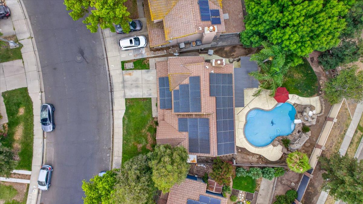 970 N Bush Ave, Clovis, CA 93611