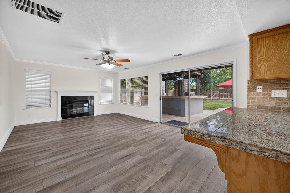 970 N Bush Ave, Clovis, CA 93611