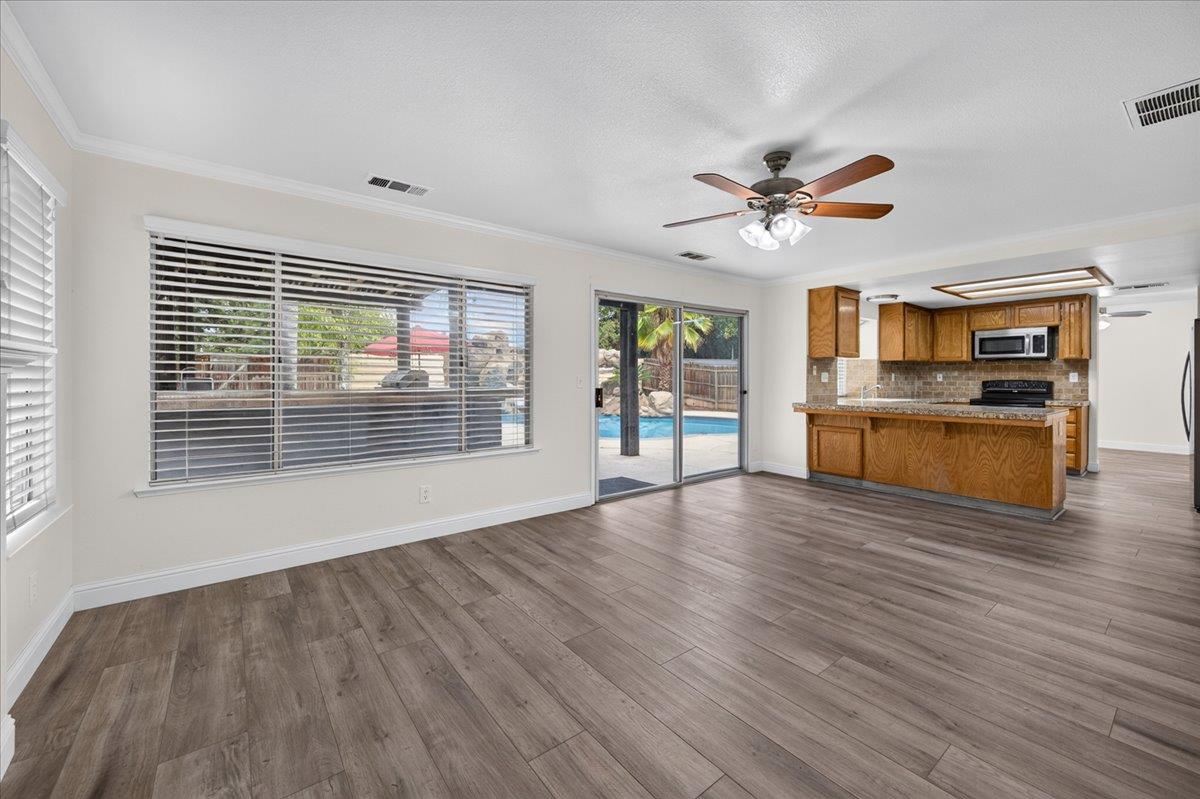 970 N Bush Ave, Clovis, CA 93611