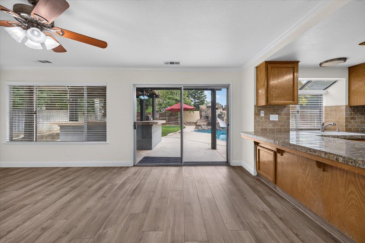 970 N Bush Ave, Clovis, CA 93611